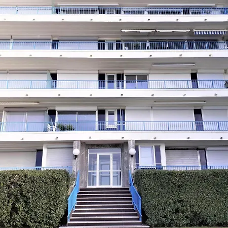 Au Pied De La A Avec Balcon Et Toutes Commodites! - Fr-1-392-158